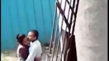 Indian lovers caught making out outdoor in backyard in Desi mms video