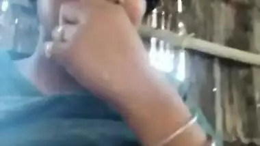 MMS video by Desi girl licking nipples is the best XXX gift for viewers