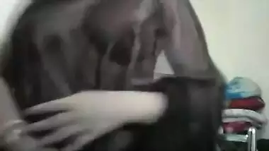 Fabulous Indian woman with sexy red lips acts in Desi XXX show
