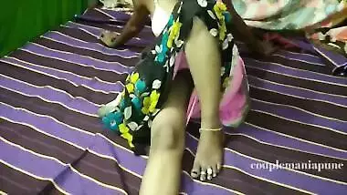 380px x 214px - Marathi Bhabhi Pulling Up Her Sari To Show Her Cunt indian tube porno