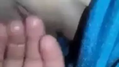 Horny devar enjoys having his XXX dick blown by Desi girl in MMS vid