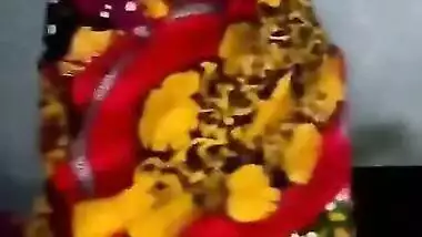 Desi Village Bhabhi Handjob