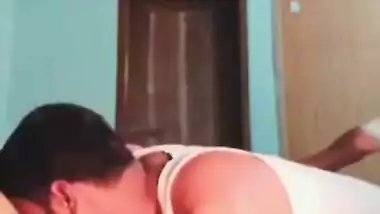 Indian man licks and fucks his desi XXX girlfriend’s pussy MMS