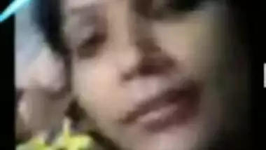 Sexy Desi MILF works for XXX webcam chat revealing her big boobs