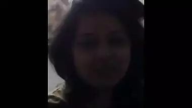 Beautiful Desi XXX bitch gets fucked by her best friend on cam MMS