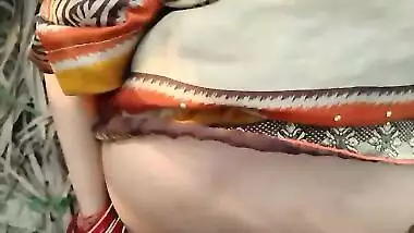 Amateur XXX video where Desi chick is fucked after giving a handjob