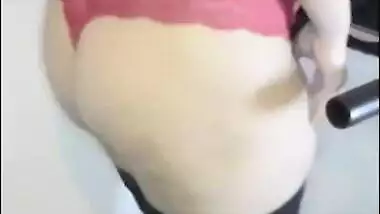 Leah Jaye In British Indian Slut Strips Whilst Working Out On Treadmill