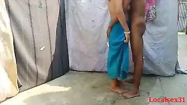 Bengali cougar in pink saree enjoys outdoor XXX sex with Desi man