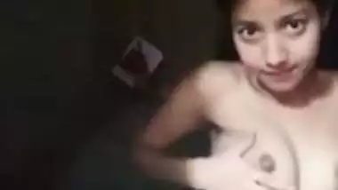 18-year-old unsatisfied wife strips and shoots her desi MMS