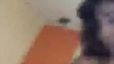Indian hot Cute desi teen girl riding dick of her boyfriend video - Wowmoyback