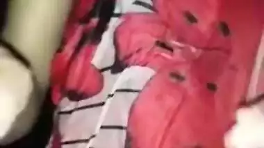 Exclusive- Sexy Indian Girl Record Bathing Clip For Lover