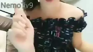 Tarni ,Sexy Desi girl lifting top to show navel to bF, She is so horny,!