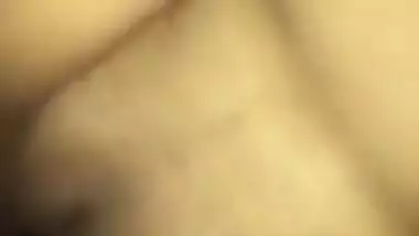 DEsi Horny Bhabhi Cheeting her HUbbY n Fukking with his frnd on Table