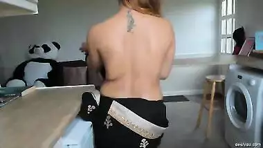 Horny Bhabhi in saree without blouse Exposing Boobs and Sexy Back