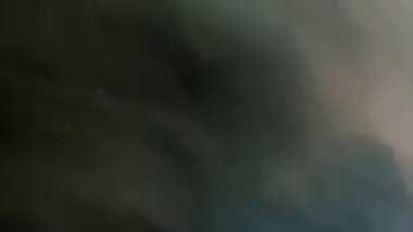 Amateur Desi whore gives a hot XXX blowjob to new boyfriend in the dark