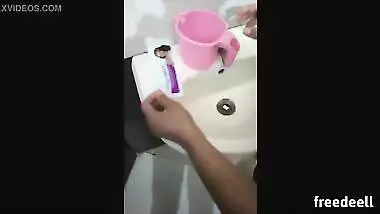 Full MMS video of Desi mom testing XXX pregnancy test in the bathroom