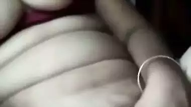 Village Bengali mom gets naked and rubs Desi XXX twat for the camera