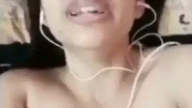 Desi porn of a naked Chennai girl masturbating on a video call