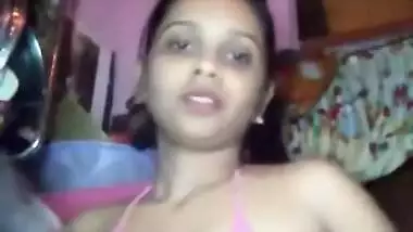 Desi XXX lady finally takes off striped bra that hides yummy tits