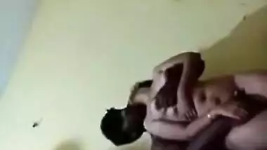 Desi couple is going to enjoy sex in horizontal amateur XXX video