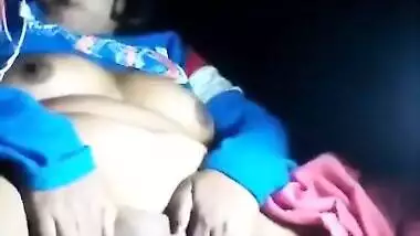 Juicy desi XXX wife gets sex chat with her secret lover MMS