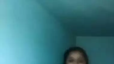 During video call Desi girl washes her XXX assets for BF's pleasure