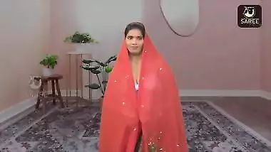 Horny booby aunty wearing sari showing huge cleavage and hot navel backless show