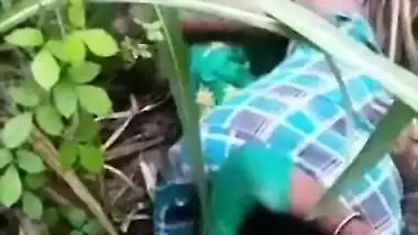 Desi cheating wife gets outdoor sex! Caught by a ananist - voyeur