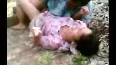 Indian mms scandal of village girl outdoor sex with cousin brother