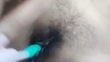 Desi Ladki N Akele Mai Pussy M Kya Dala Fir Dekho Kya Hua
