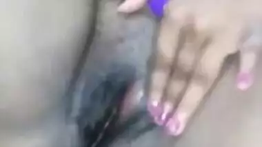 Amateur Indian wife demonstrates that her XXX sissy is ready for sex