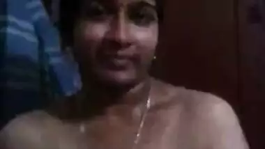 Tamil sex clip of a busty aunty with her hubby’s friend