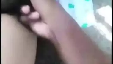 Desi couple outdoor sex MMS hot GF exposing her nude pussy