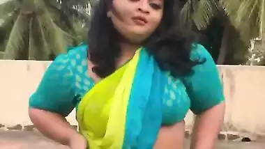 Busty Tamil Insta Babe Shruthika Extreme Hard Shake Navel Show Hot Video