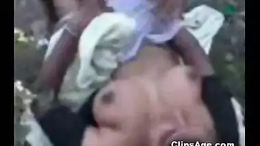 Village lady Neeru from Vellore gettting fucked in forest MMS video