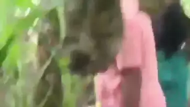 Desi outdoor sex of a Kolhapuri couple on a Banana farm