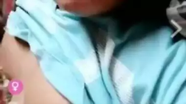 Exclusive – Sexy Look Pak Girl Showing Her Boobs And Pussy On Live Chat