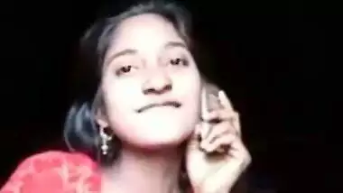 Cute desi GF showing boobs on video call