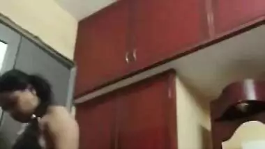 Tamil milf hot aunty dress change recorded on cam