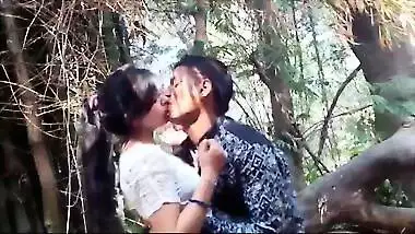 HD Indian porn video of college teen girl Payal outdoors