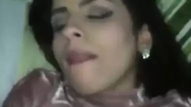 Paki DDrunk Naseema didi Horny fuk her panty in her MOuth