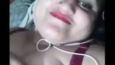 Unfaithful Married Desi Beautiful Bhabi From Narayanganj Showing On video Call With Lover
