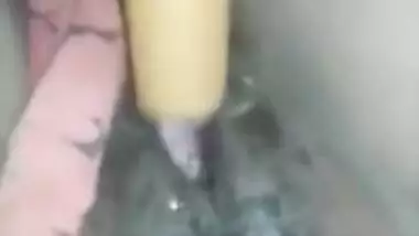 Desi woman makes her XXX pussy public and man bangs it with sex toy
