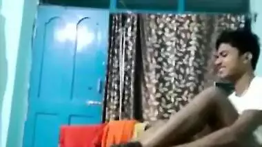 Lustful Desi wife enjoys XXX coupling with neighbor guy in MMS clip