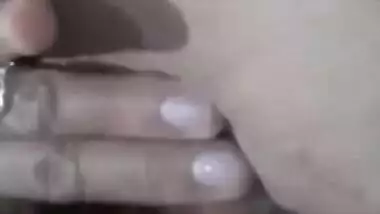 Desi wife films XXX video where she puts nimble finger inside snatch