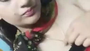 Bangladeshi call girl Mitu showing her tits