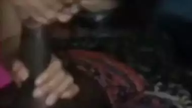 Desi MILF receives guy's XXX tool in mouth and sucks for MMS viewers