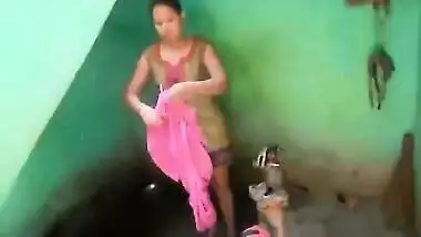 Desi village bhabhi washing clothes 2