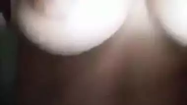 Luscious Bangladeshi chick with amazing XXX tits poses for Desi show