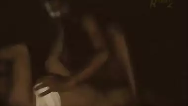 Biwi Ki Choti Bahan Ko Rat Ke Andhere Me Chupke Se Choda
